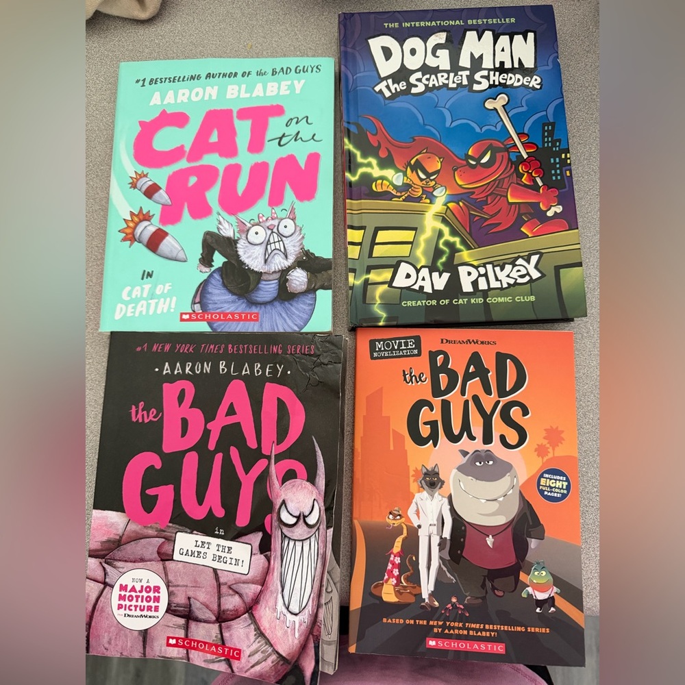 Set of 4 Kids Graphic books - Bad guys, cat run, dog man